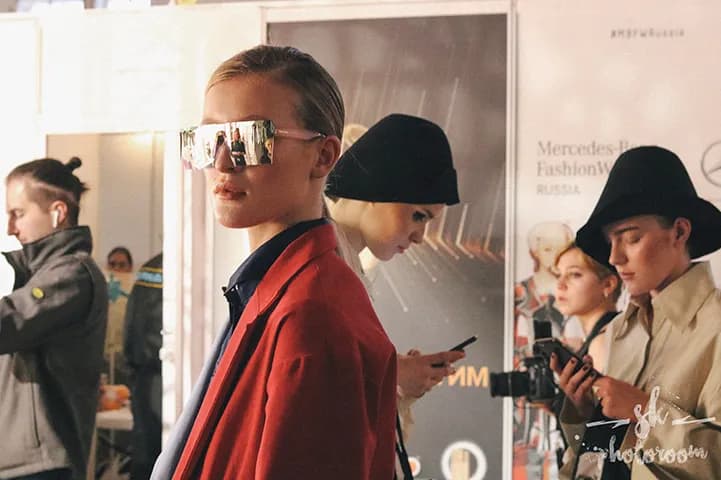 Backstage photography at Mercedes-Benz Fashion Week Russia 2019, Central Manezh, Moscow — 1 of 89