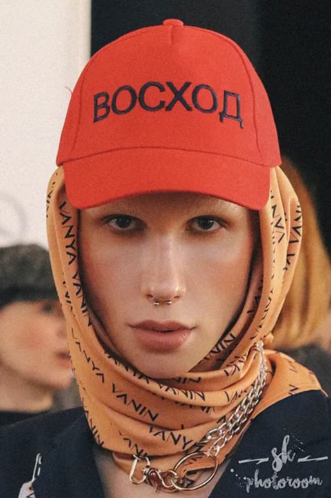 Backstage photography at Mercedes-Benz Fashion Week Russia 2019, Central Manezh, Moscow — 2 of 89