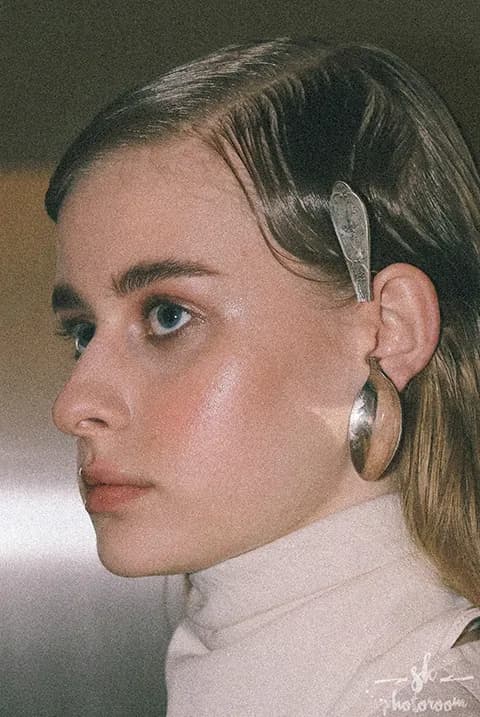 Backstage photography at Mercedes-Benz Fashion Week Russia 2019, Central Manezh, Moscow — 16 of 89