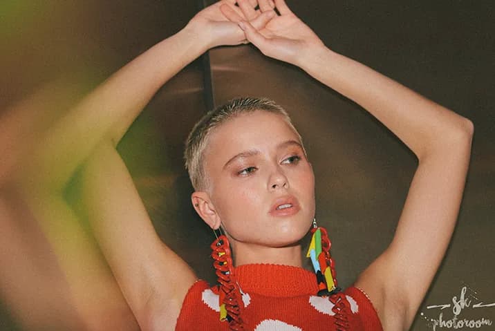 Backstage photography at Mercedes-Benz Fashion Week Russia 2019, Central Manezh, Moscow — 29 of 89